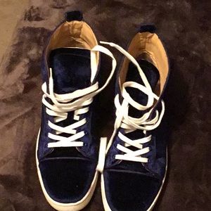 Blue suede shoe